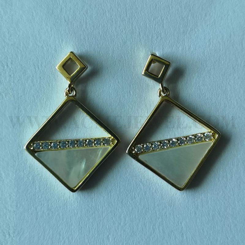 Earrings    Earrings